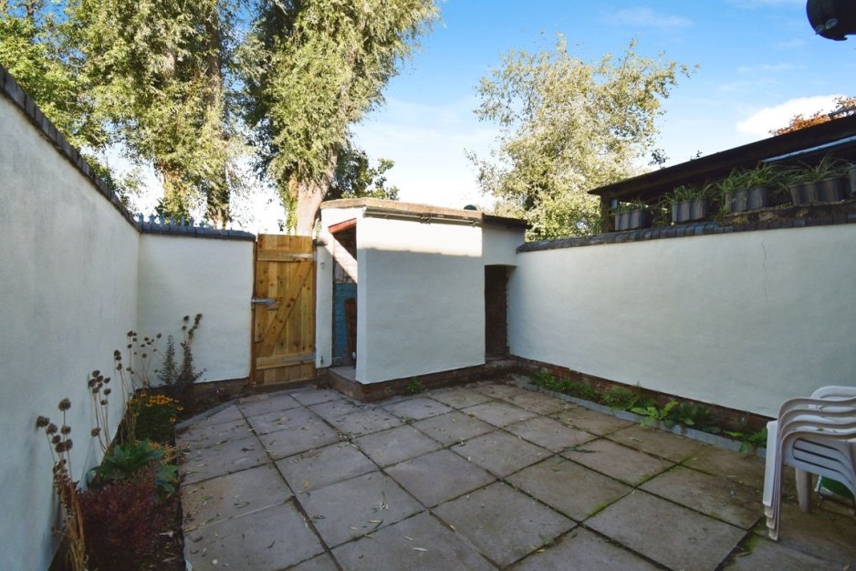 Hinderton Road, Birkenhead, CH41 9AE