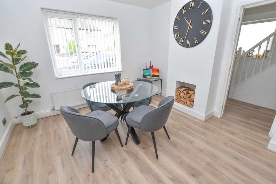 Mainwaring Road, Bromborough