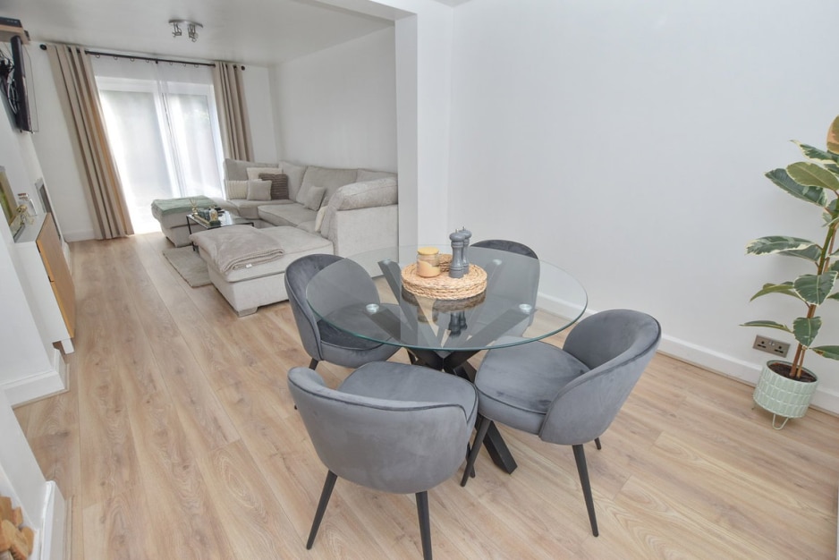 Mainwaring Road, Bromborough