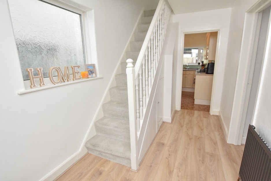 Mainwaring Road, Bromborough