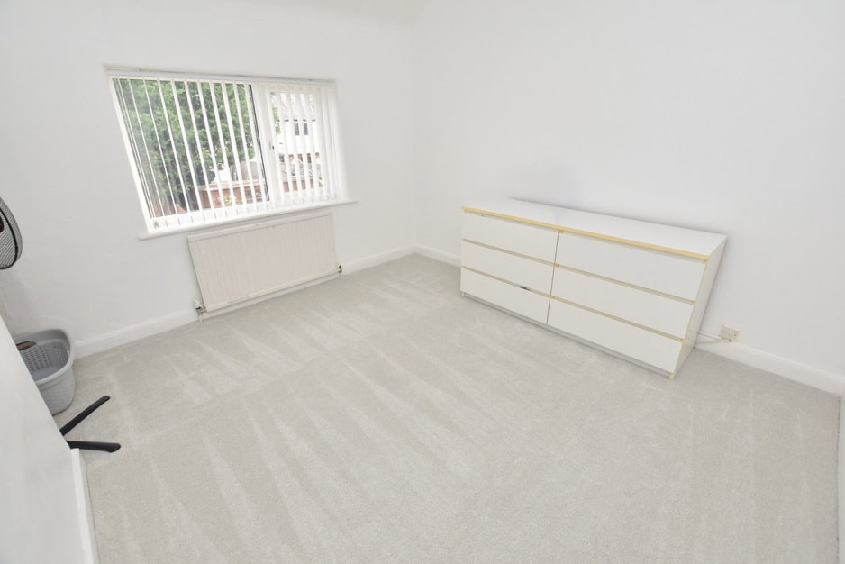 Mainwaring Road, Bromborough