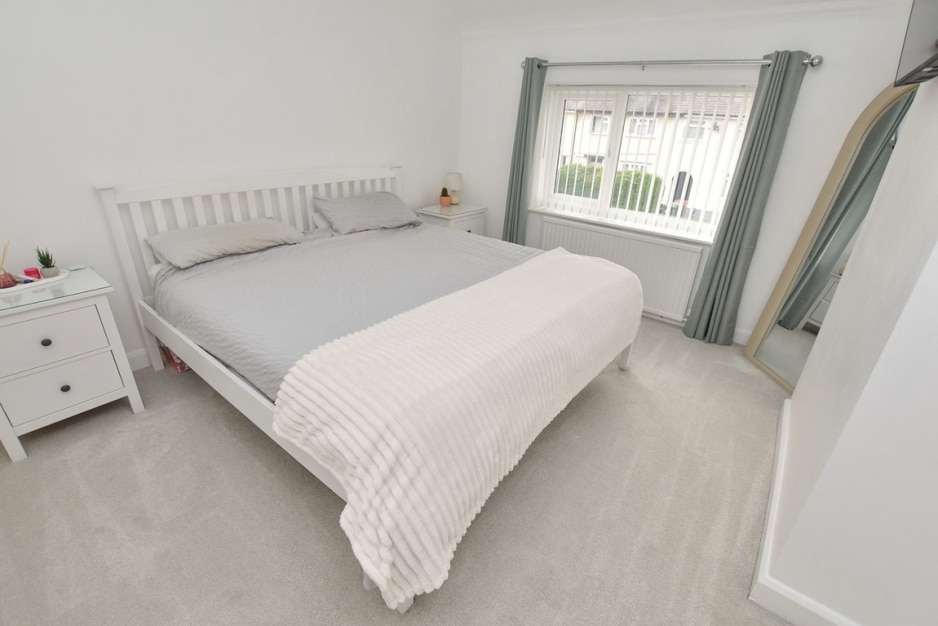 Mainwaring Road, Bromborough