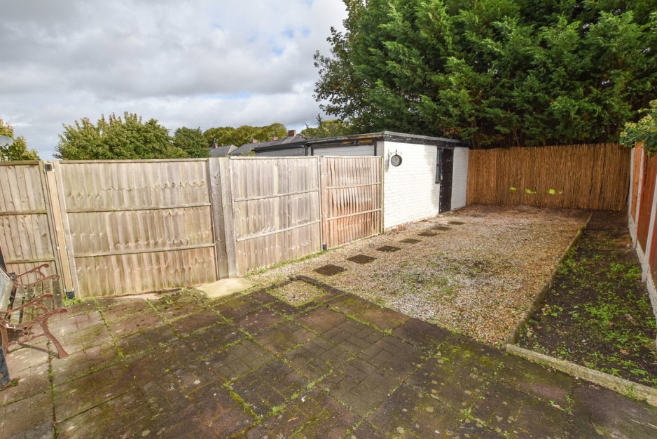 Mainwaring Road, Bromborough