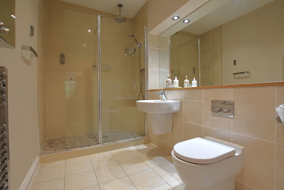 Shrewsbury Road, Oxton, CH43