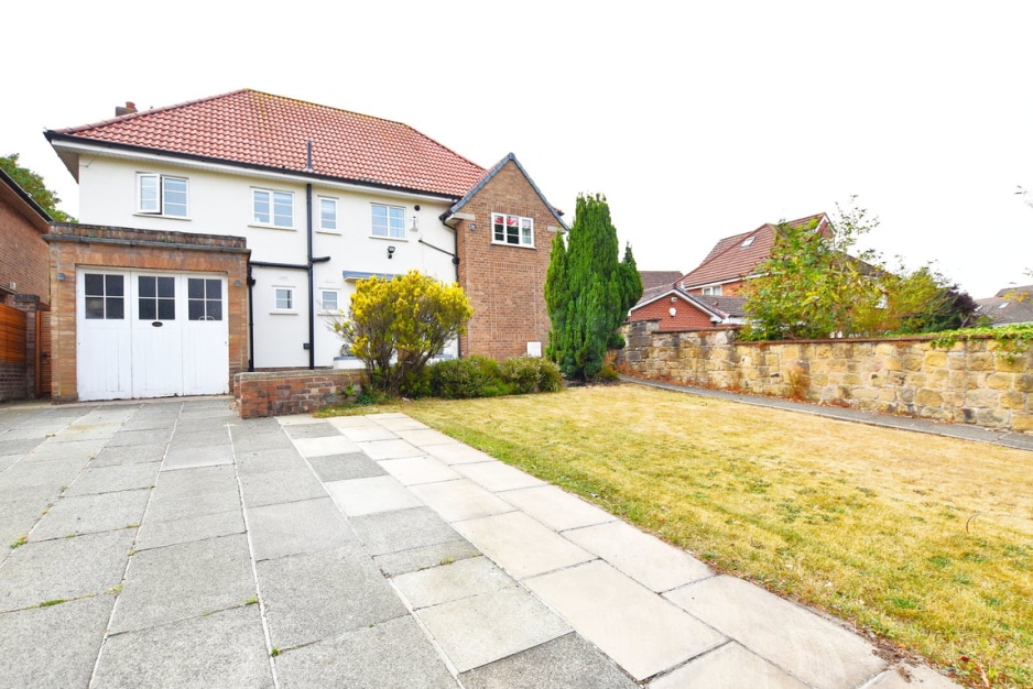 Storeton Road, Prenton, CH42