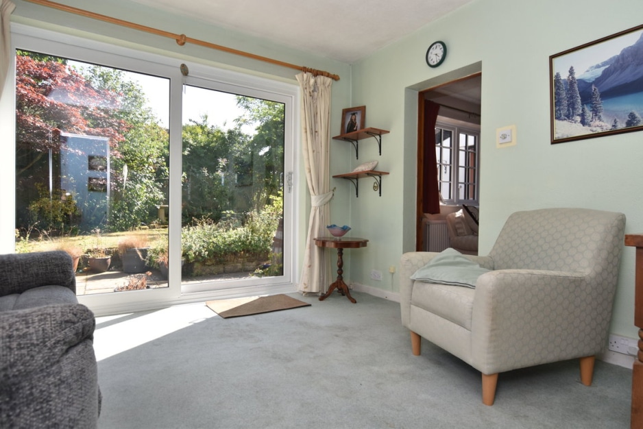 Neston Road, Willaston Village, CH64