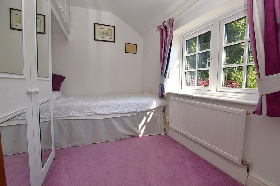 Neston Road, Willaston Village, CH64