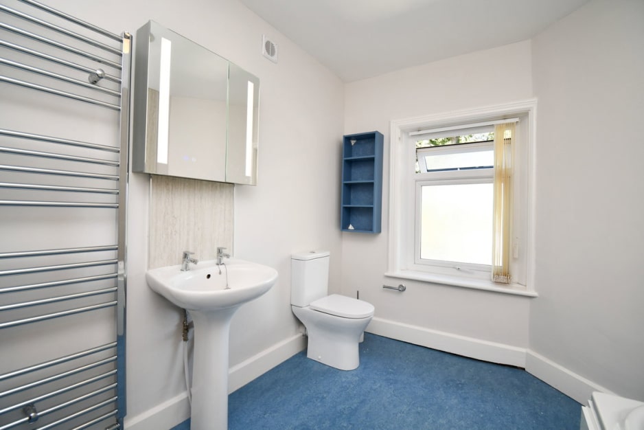 Hinderton Road, Birkenhead, CH41 9AE
