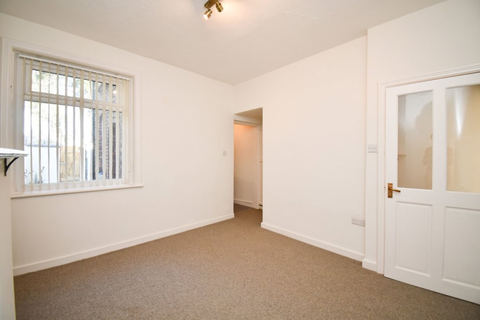 Hinderton Road, Birkenhead, CH41 9AE
