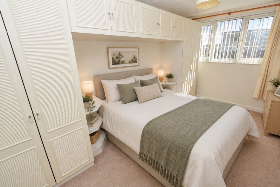 Dearnford Avenue, Bromborough
