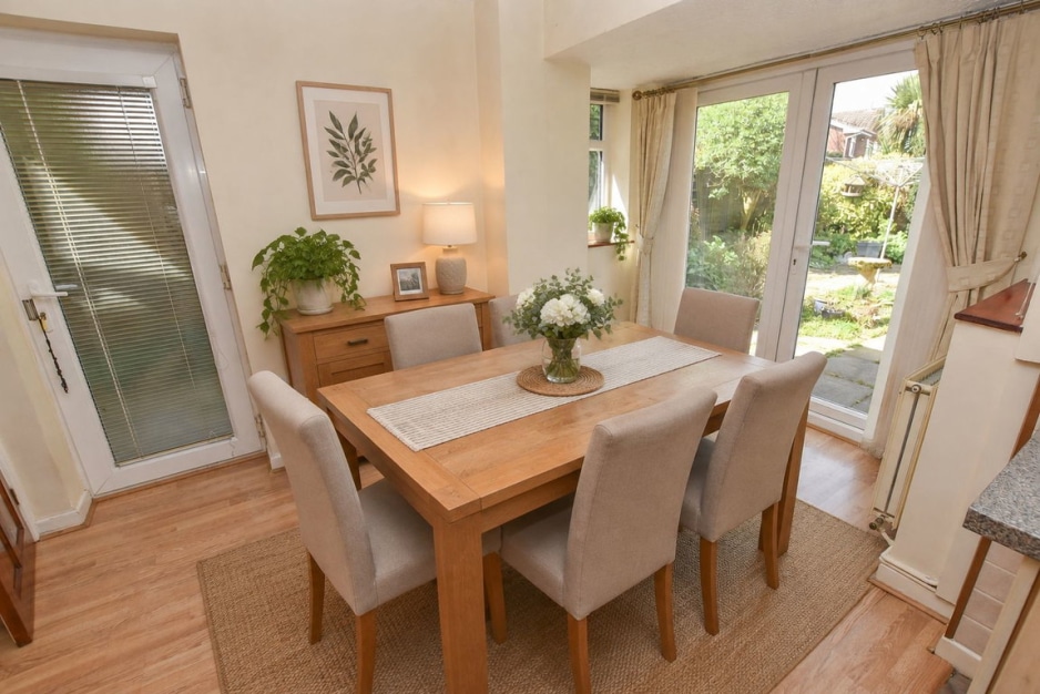 Dearnford Avenue, Bromborough