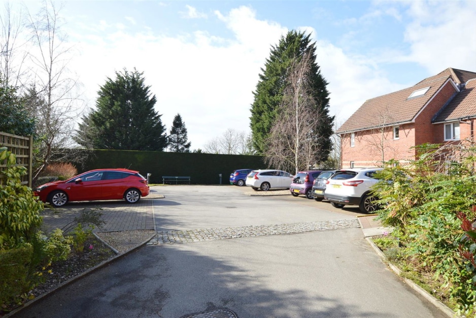 Plymyard Avenue, Bromborough