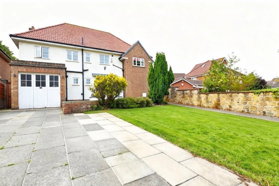 Storeton Road, Prenton, CH42